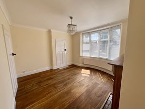 Lounge- click for photo gallery